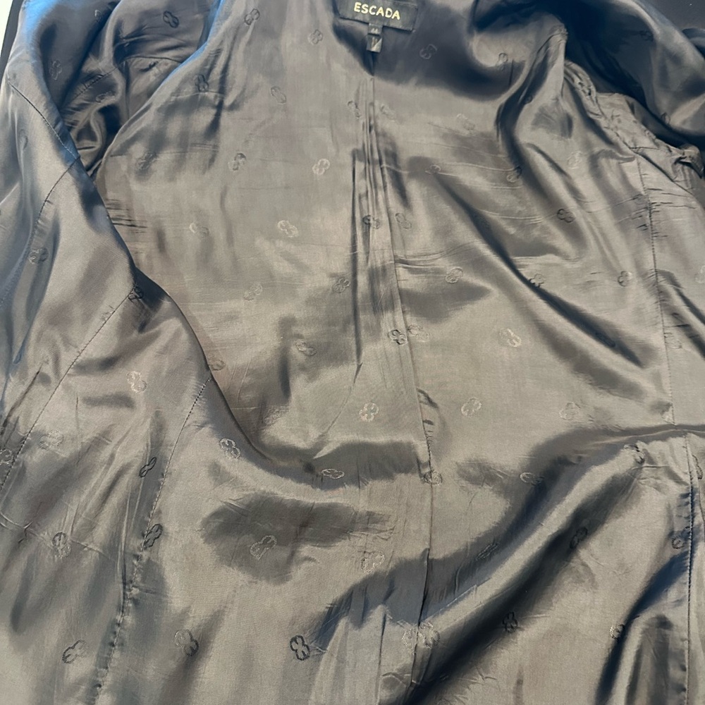 EUC Escada Women’s Black/White ‘Tuxedo’ Suit - Picture 8 of 16